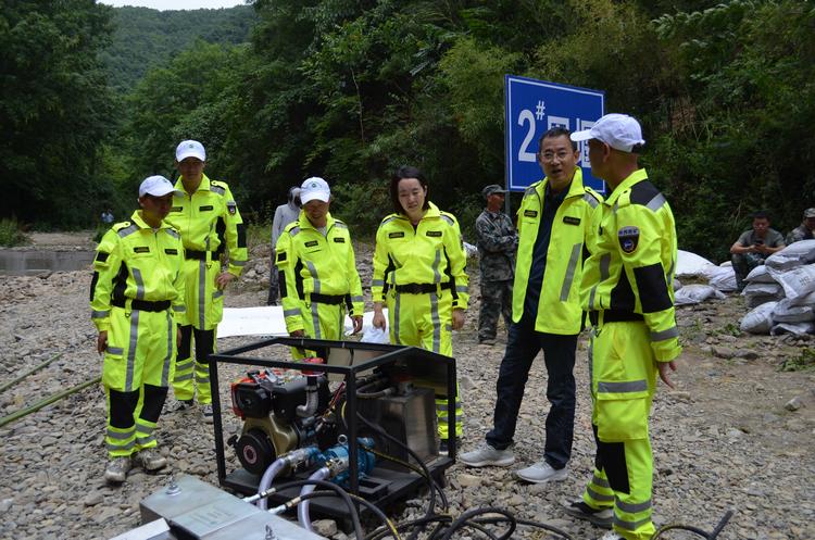 漢中市環境應急搶險救援隊參加應急演練